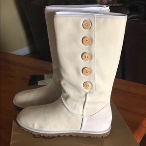 UGG Off White Denim Lo Pro Button Boot Women Sz 8
